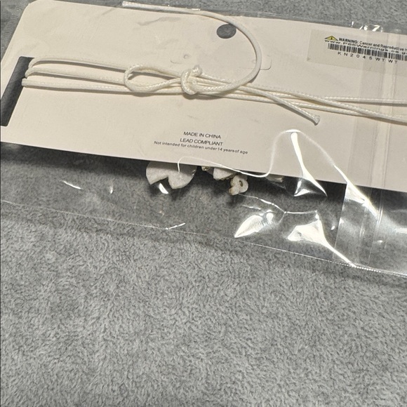 Jennifer K Company Silver Rhinestone Floral Choker Necklace (BR999/2) - Picture 4 of 4